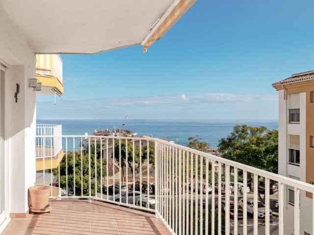 Apartamento con 3 Dormitorios  en Torremolinos