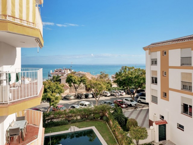 Apartamento con 3 Dormitorios  en Torremolinos