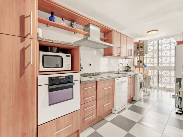 Apartamento con 3 Dormitorios  en Torremolinos