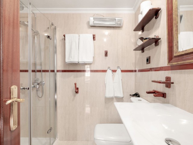 Apartamento con 3 Dormitorios  en Torremolinos