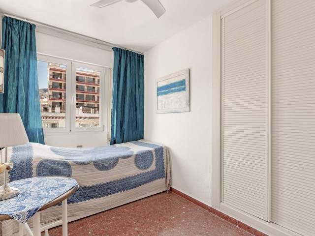 Apartamento con 3 Dormitorios  en Torremolinos