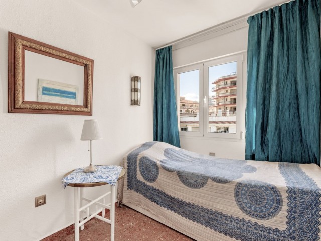 Apartamento con 3 Dormitorios  en Torremolinos
