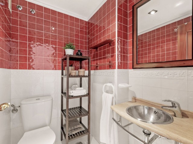 Apartamento con 3 Dormitorios  en Torremolinos