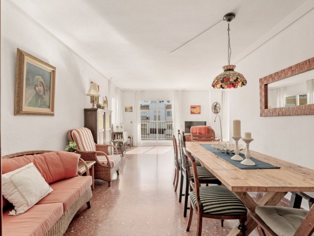 Apartamento con 3 Dormitorios  en Torremolinos