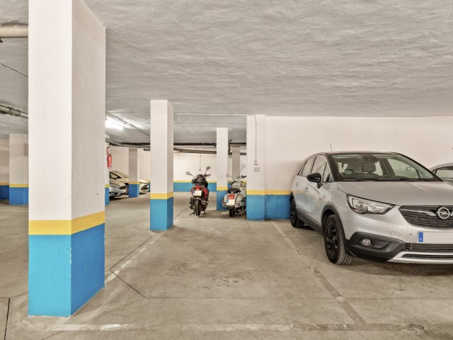Apartamento con 3 Dormitorios  en Torremolinos