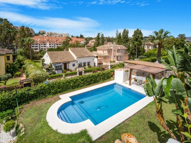 Villa, Nueva Andalucia, R4420990