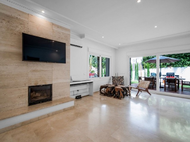 Villa, Nueva Andalucia, R4420990