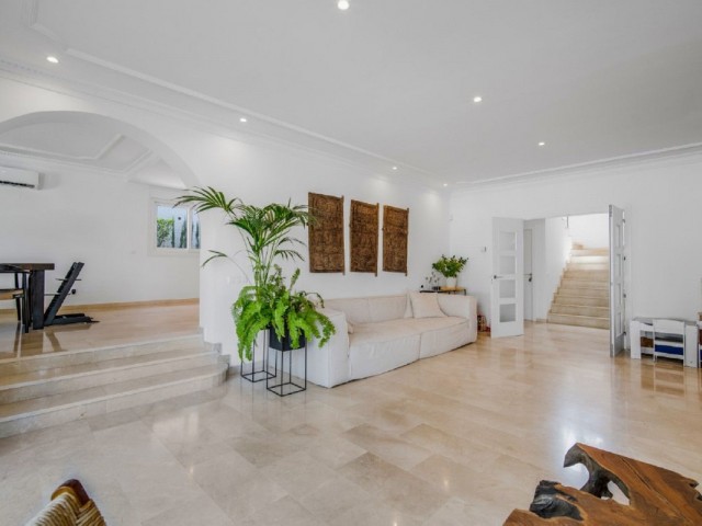 6 Slaapkamer Villa in Nueva Andalucía