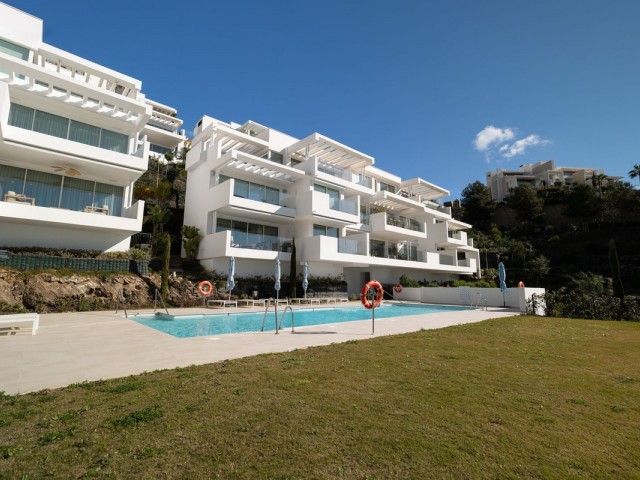 Apartamento con 2 Dormitorios  en Ojén