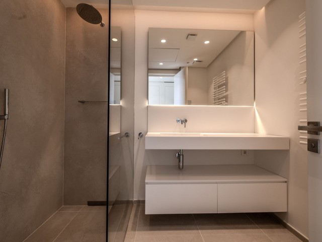 Apartamento con 2 Dormitorios  en Ojén