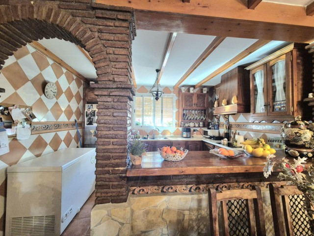 Villa con 4 Dormitorios  en Alhaurín el Grande