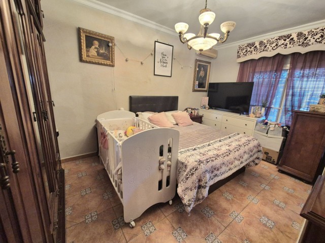 Villa con 4 Dormitorios  en Alhaurín el Grande