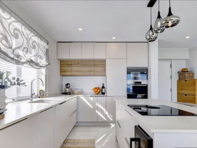 3 Makuuhuoneen Huvila Torreblanca