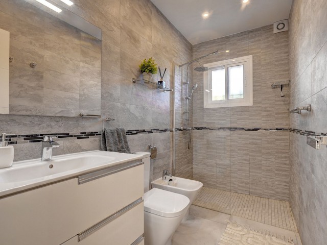 3 Makuuhuoneen Huvila Torreblanca