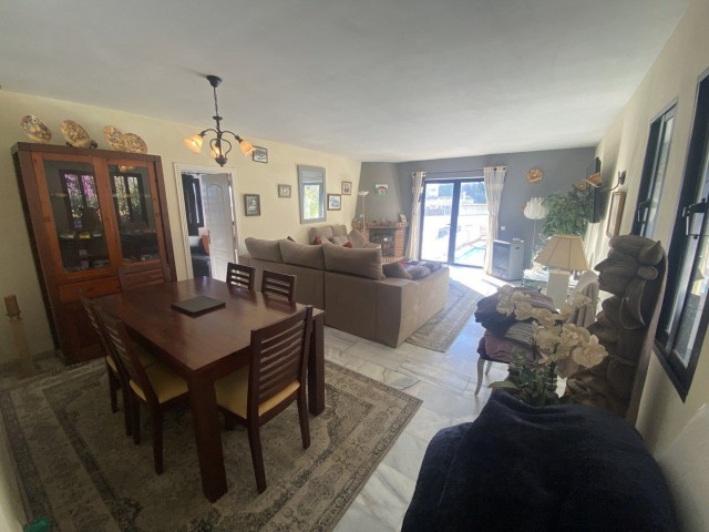 Villa con 6 Dormitorios  en Mijas Costa