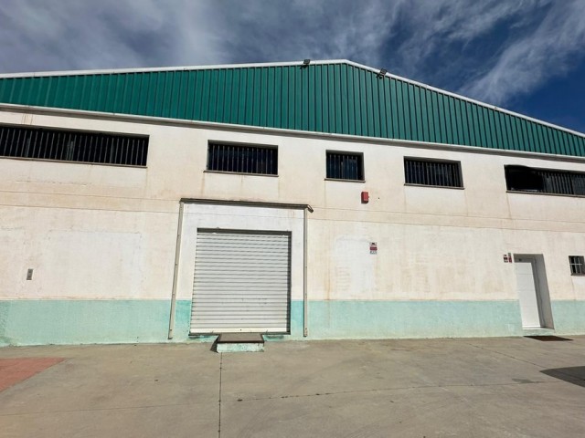 Comercial con 12 Dormitorios  en Málaga