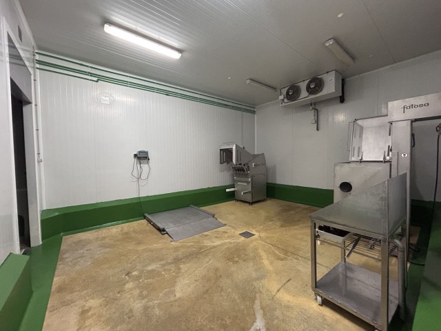 Comercial con 12 Dormitorios  en Málaga