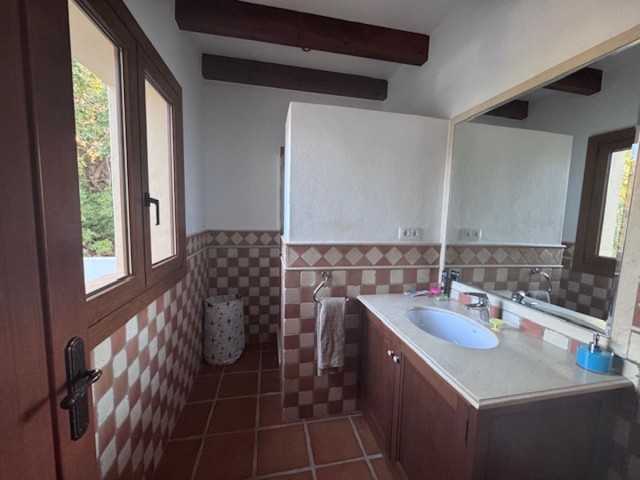 4 Bedrooms Villa in Istán