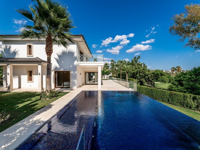 Villa, Nueva Andalucia, R4956682