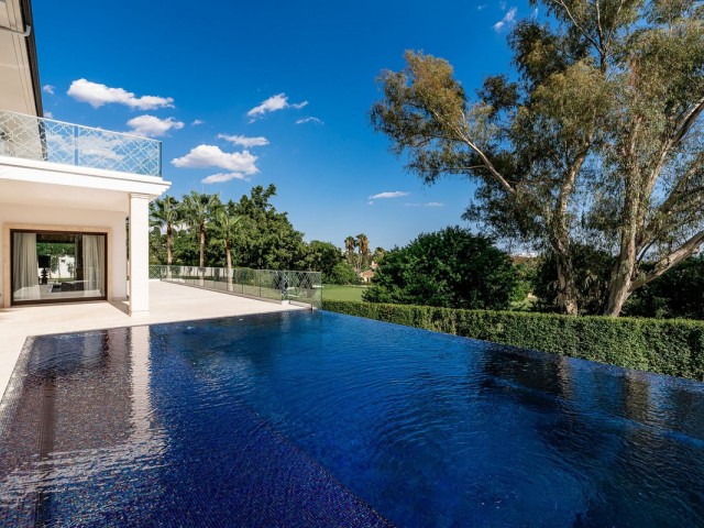 Villa, Nueva Andalucia, R4956682