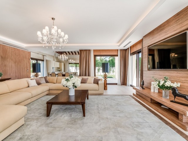 6 Slaapkamer Villa in Nueva Andalucía