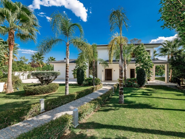 6 Slaapkamer Villa in Nueva Andalucía