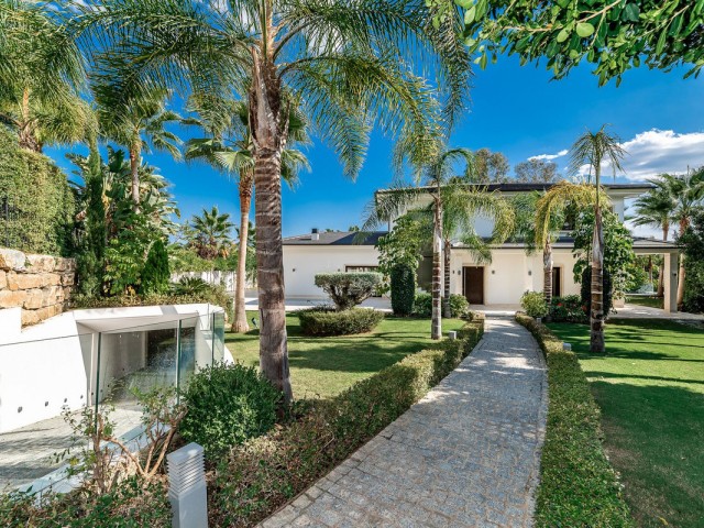 6 Slaapkamer Villa in Nueva Andalucía