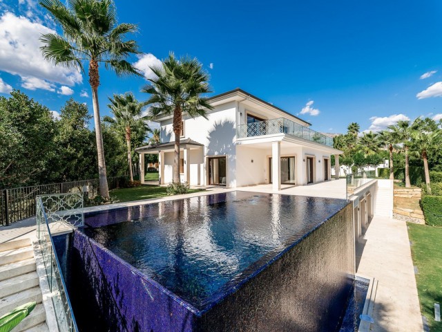 6 Slaapkamer Villa in Nueva Andalucía