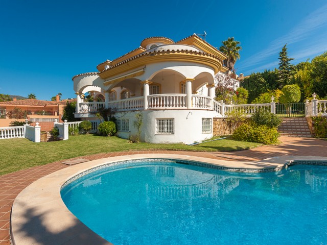 4 Bedrooms Villa in Benalmadena