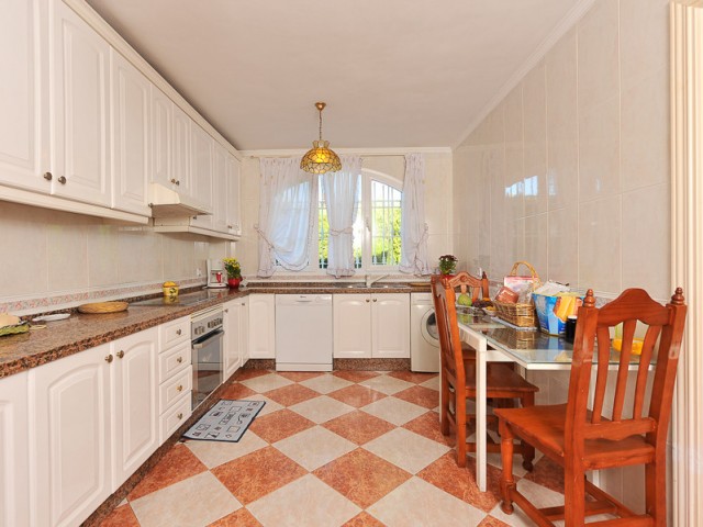 4 Bedrooms Villa in Benalmadena