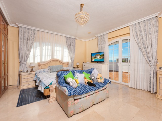 4 Bedrooms Villa in Benalmadena