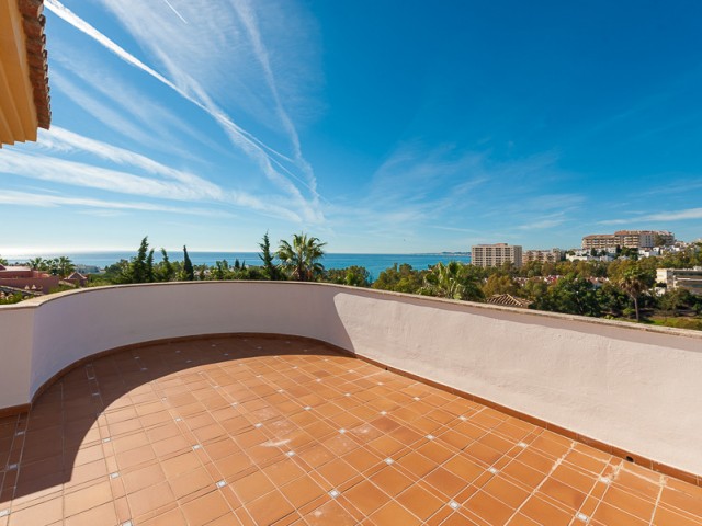 4 Bedrooms Villa in Benalmadena