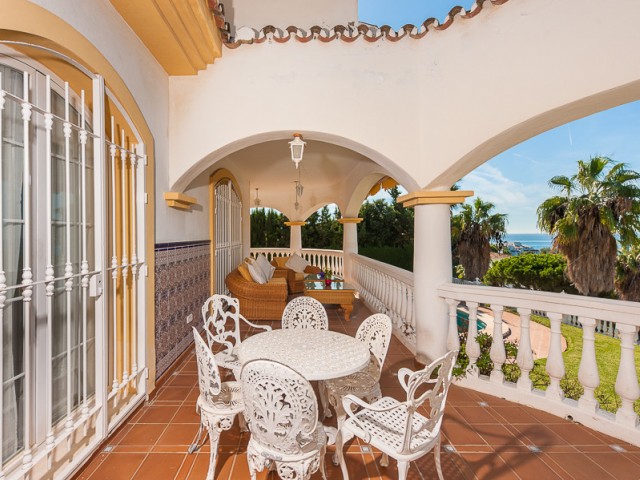4 Bedrooms Villa in Benalmadena