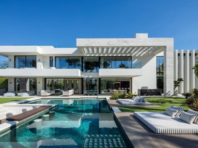 6 Slaapkamer Villa in Nueva Andalucía