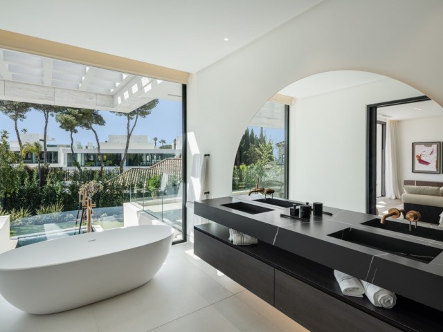 6 Slaapkamer Villa in Nueva Andalucía