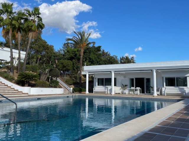 Villa con 7 Dormitorios  en Mijas