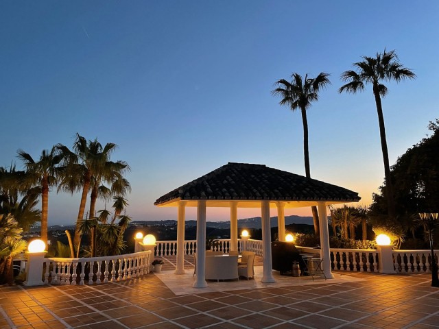 Villa con 7 Dormitorios  en Mijas