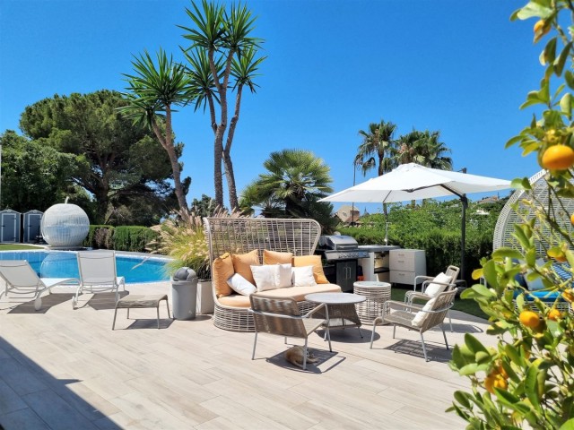 5 Sovrums Villa i Elviria
