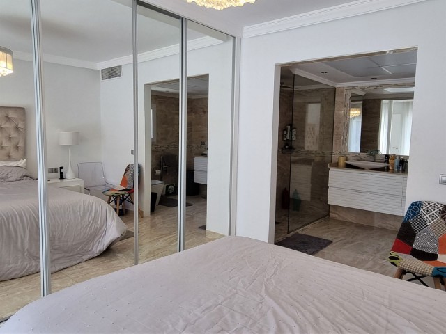 5 Sovrums Villa i Elviria