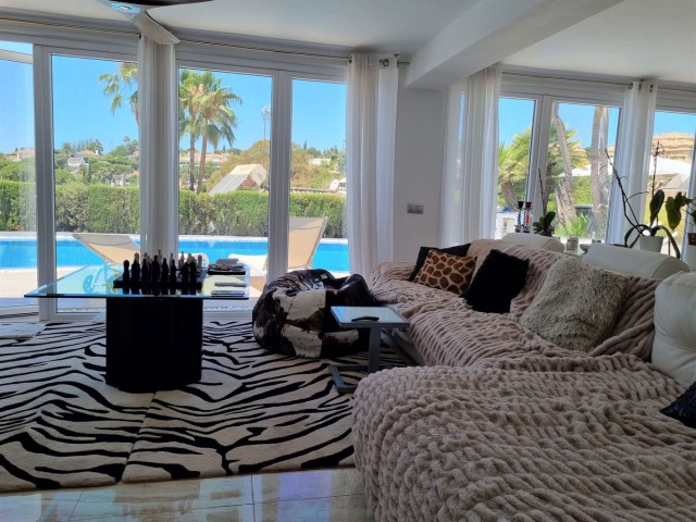 5 Sovrums Villa i Elviria