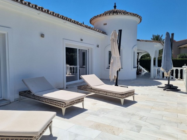 5 Sovrums Villa i Elviria