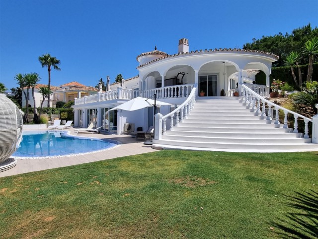 5 Sovrums Villa i Elviria