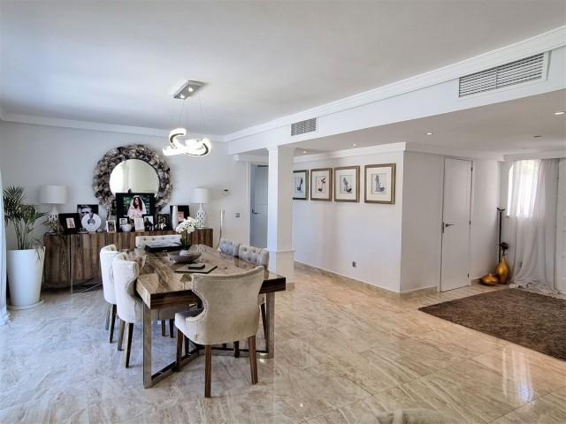 5 Schlafzimmer Villa in Elviria