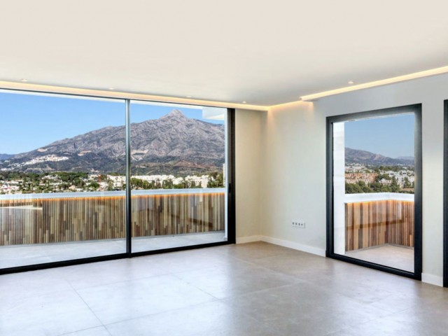 Penthouse avec 2 Chambres  à Nueva Andalucía