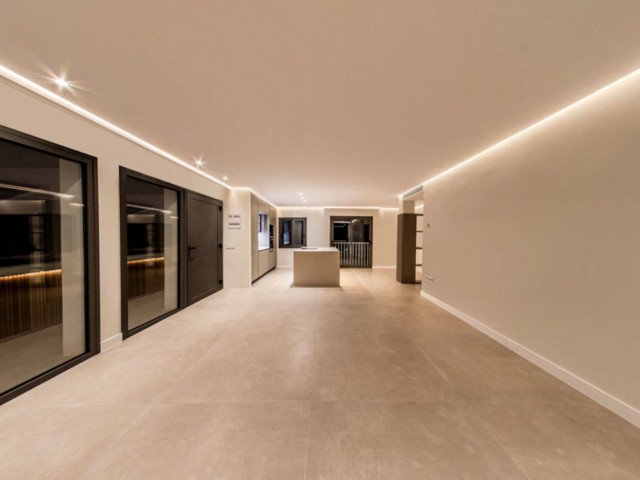 Penthouse avec 2 Chambres  à Nueva Andalucía