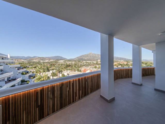 Penthouse avec 2 Chambres  à Nueva Andalucía