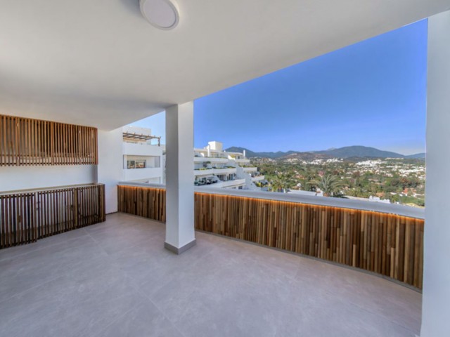 Penthouse avec 2 Chambres  à Nueva Andalucía