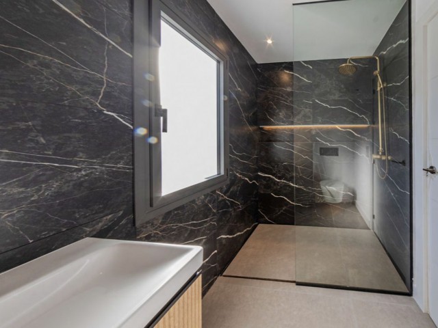 Penthouse avec 2 Chambres  à Nueva Andalucía