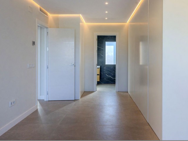Penthouse avec 2 Chambres  à Nueva Andalucía