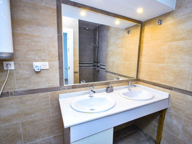 Adosado con 4 Dormitorios  en Cabopino